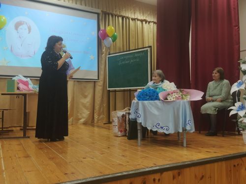 Яңа Кенәр мәктәбендә Стелла Габдрахманованың 90 яшьлек юбилеен уздырдылар