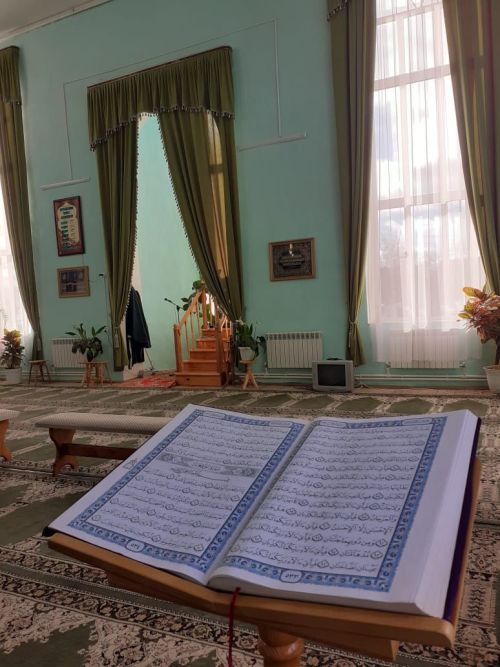 Яңа Кенәр мәчетендә МХОдагы егетләргә Коръән ашы укытылды