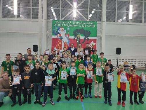 Арча көрәшчеләре Әтнәдән кайтты
