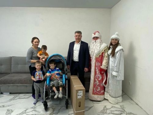 Сабыйлар үзләре теләгән бүләкләрне алдылар