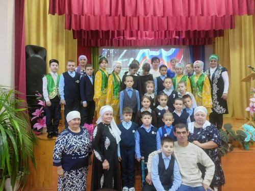 Рәмисебез барысын да йотлыгып, яратып, сусап карады