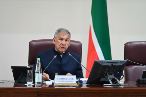 Татарстан рәисе Владимир Путинны яңа срокка тәкъдим ителү карарын хуплады