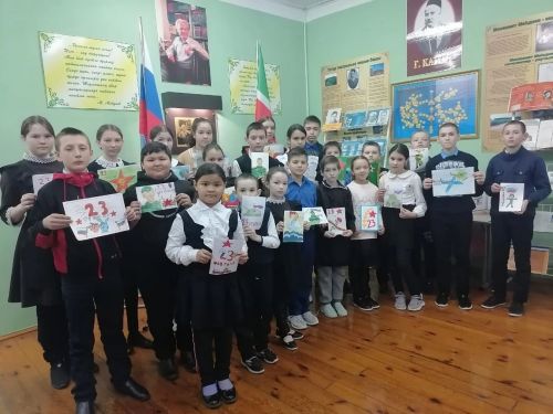 Солдатларга хатлар язганнар