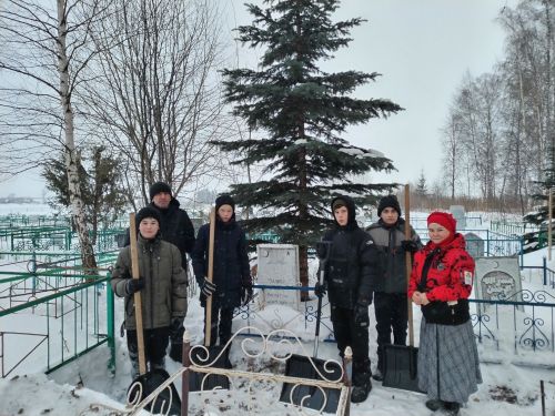 Ташкичү зиратында