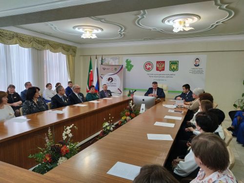 Татарстанда Укытучы һәм остаз елын ачтылар