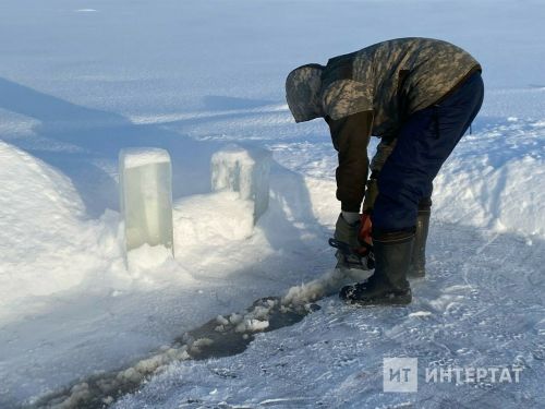 Якутия авылында боз әзерләү: «Ел әйләнәсе эшләмәсәң, яшәп булмый» (Интертат, Рәмис Латыйпов)