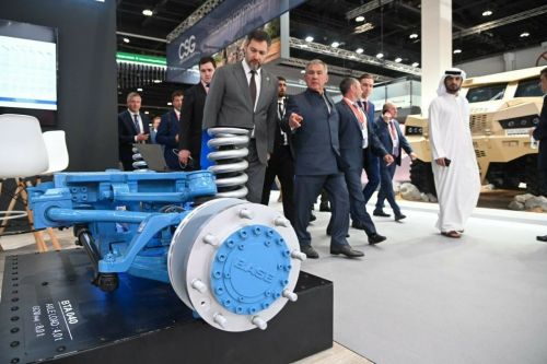 Рөстәм Миңнеханов Абу-Дабида IDEX-2023 күргәзмәсен ачуда катнашты