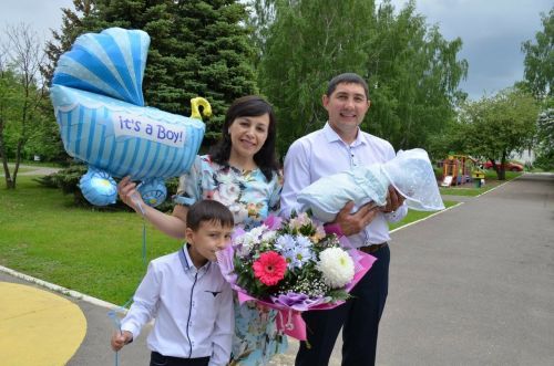 Журналист Эльмира Сәлахова: «Хәзерге ирем беренче иремнең капма-каршысы» (»Интертат », Алинә Айдарова)