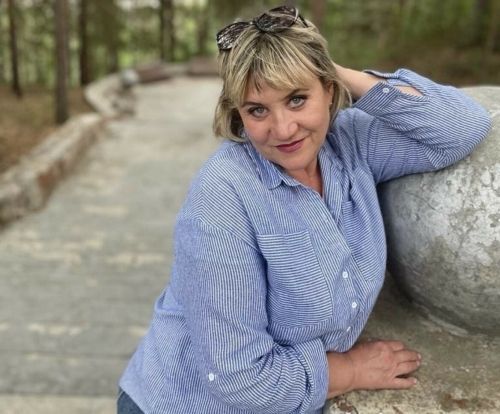 Лилия Хәмитова Винариска кияүгә чыгуы турында: «Әни: «Җүләрләндеңме әллә», – диде» (»Интертат », Алинә Айдарова)