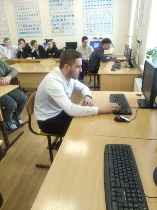 Арча агросәнәгать көллиятендә юл йөрү кагыйдәләре буенча белемнәрен сынадылар