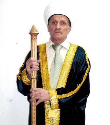 Хөрмәтле Хәлим хәзрәт яки игелекле алмагач тарихы
