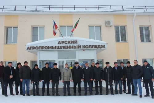 Чыгарылыш студентларына бу очрашу кирәк иде