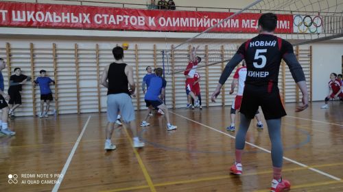 Яңа Кенәрдә Ришат Галиуллин истәлегенә волейбол ярышы оештырылды