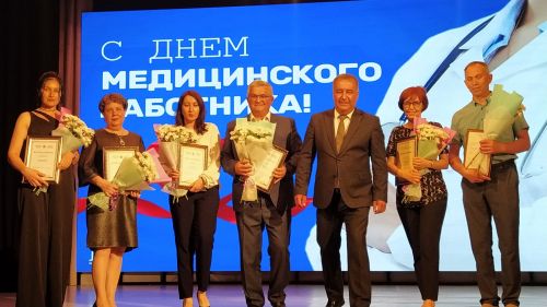 Район медицина хезмәткәрләре һөнәри бәйрәмнәрен билгеләп үттеләр