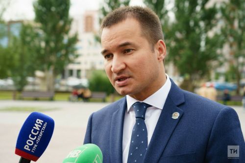 Ринат Садыйков Татарстан студентларын борчый торган төп өч проблеманы атады
