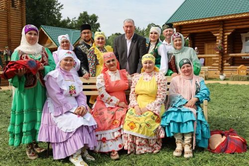Гореф-гадәтләр елы уңаеннан арчалар Казан Сабантуенда никах күренешен тәкъдим итте