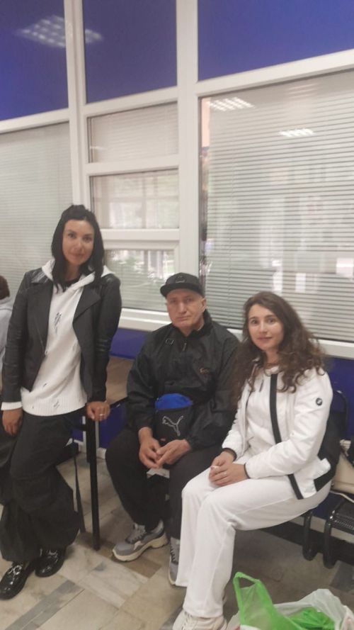 Шул вакыт беренче тапкыр кашларын сикертә