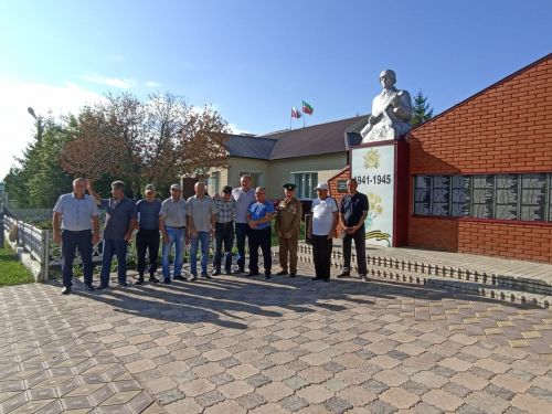Яңа Кенәр авыл җирлеге сугыш хәрәкәтләре ветераннары исеменнән МХО зонасына УАЗ машинасы китте