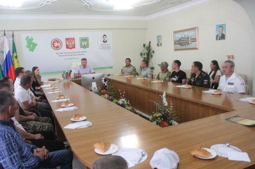 Район башлыгы ялга кайткан райондашларыбыз белән очрашты