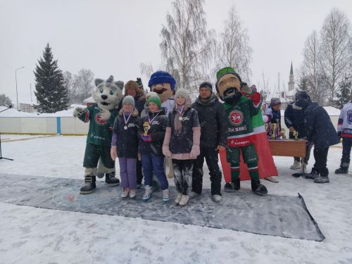 Яңа Кенәр шугалагында ел символы буларак гаилә учагы кабызылды