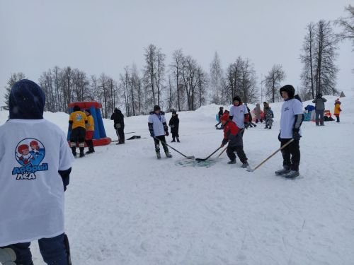 Яңа Кенәр шугалагында ел символы буларак гаилә учагы кабызылды