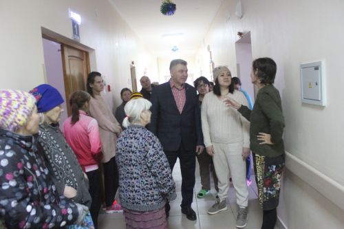Арча районы башлыгы Яңа Чүриледә психоневрология интернатында булды