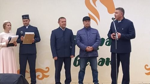 Яңа Кырлайда Ат көне узды