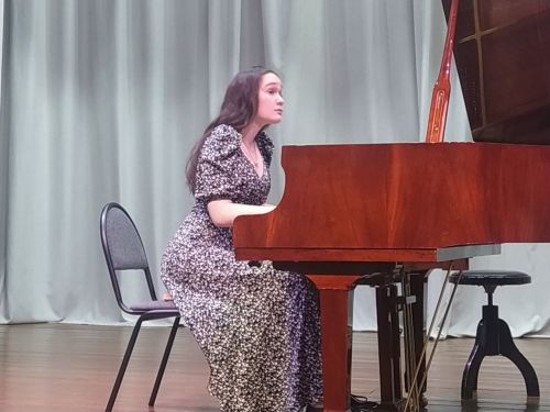 Арчада Казан дәүләт консерваториясе каршындагы урта махсус музыка мәктәбе укучыларының концерты узды
