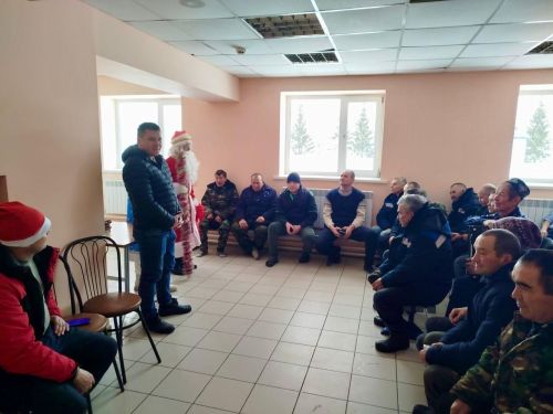 Кыш бабай белән Кар кызы фермага Яңа ел белән котларга килделәр