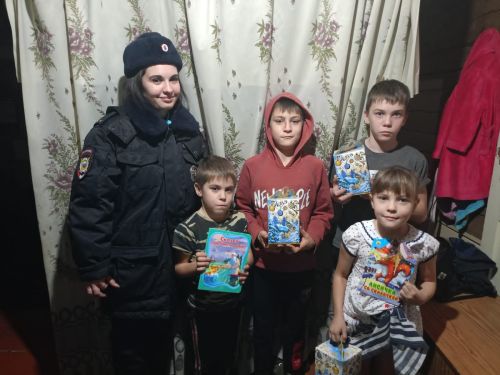 Полиция Кыш бабай килде