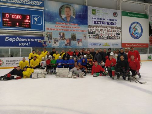 Арчада Рафаэль Вәлиуллин истәлегенә хоккей ярышлары бара