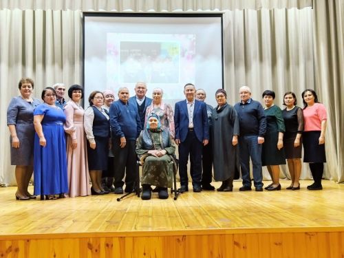 Туган җир җылысын тоеп: Яңа Кенәрдә Рафаил Төхфәтуллинның 100 еллык юбилеена багышланган әдәби-музыкаль кичә узды