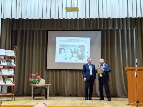 Туган җир җылысын тоеп: Яңа Кенәрдә Рафаил Төхфәтуллинның 100 еллык юбилеена багышланган әдәби-музыкаль кичә узды