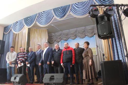 Урта Курсада күпләр бүләк алды