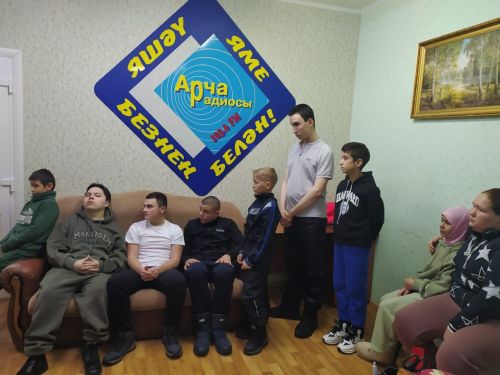 Балалар баш мөхәррир  белән очрашты