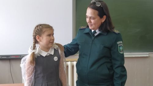 Балалар фәнни эш белән шөгыльләнә
