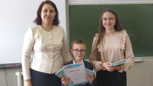Балалар фәнни эш белән шөгыльләнә