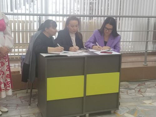Район мәдәният йортында «Дөньяда иң матур тел - ул минем туган телем» уены узды