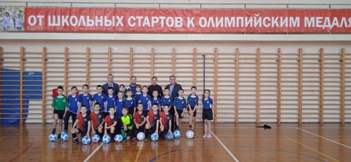 Яңа Кенәр мәктәбендә футбол буенча осталык дәресе үтте