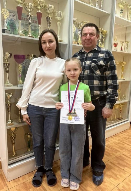 Шашкада да чемпион, шахматта да чемпион