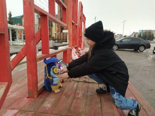 Арчалар Мәскәү өлкәсендәге терактта һәлак булучылар истәлегенә чәчәкләр салды