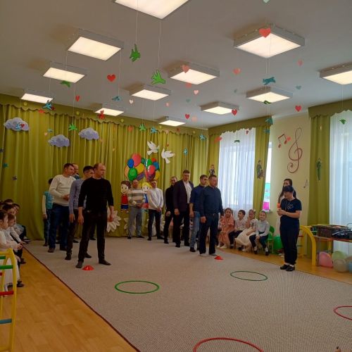 Әти-әни һәм кунаклар безгә гел килеп торсын