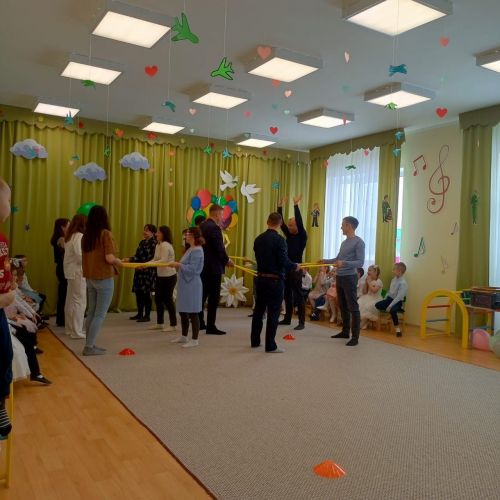 Әти-әни һәм кунаклар безгә гел килеп торсын