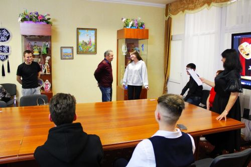 “Җидегән чишмә“ белән “Яшьлек“ артистлары очрашты