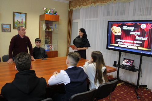 “Җидегән чишмә“ белән “Яшьлек“ артистлары очрашты