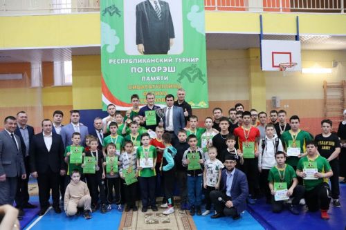 Легендар шәхес Фатих Сибагатуллин истәлегенә көрәш ярышлары булды