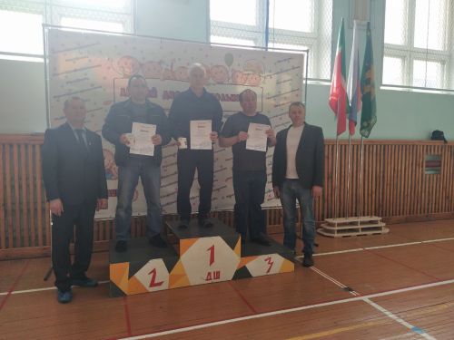 Райондашлырыбыз гаиләләре белән шашка уйнады