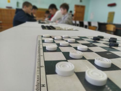 Райондашлырыбыз гаиләләре белән шашка уйнады