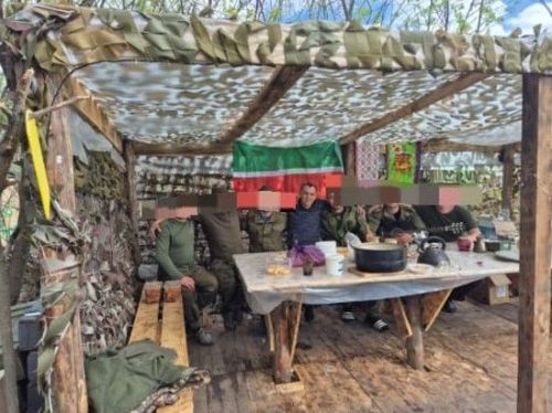 Наил Табанаков махсус хәрби зонада булучы райондашларыбызга хәйрия концерт куйган