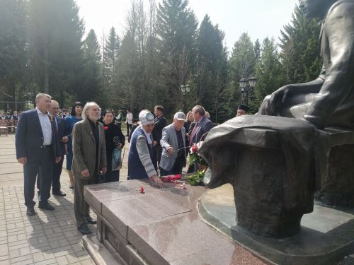 Бүген Яңа Кырлайда